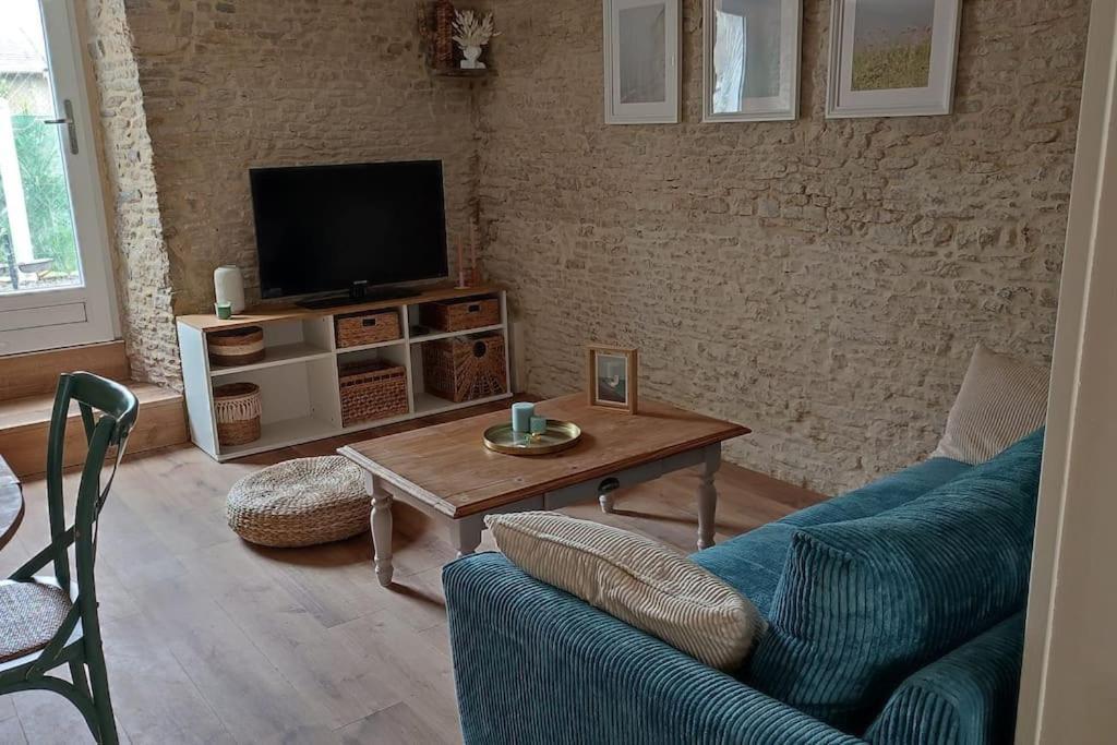 Appartement Avec Jardin Et Acces Mer Grandcamp-Maisy Exterior photo